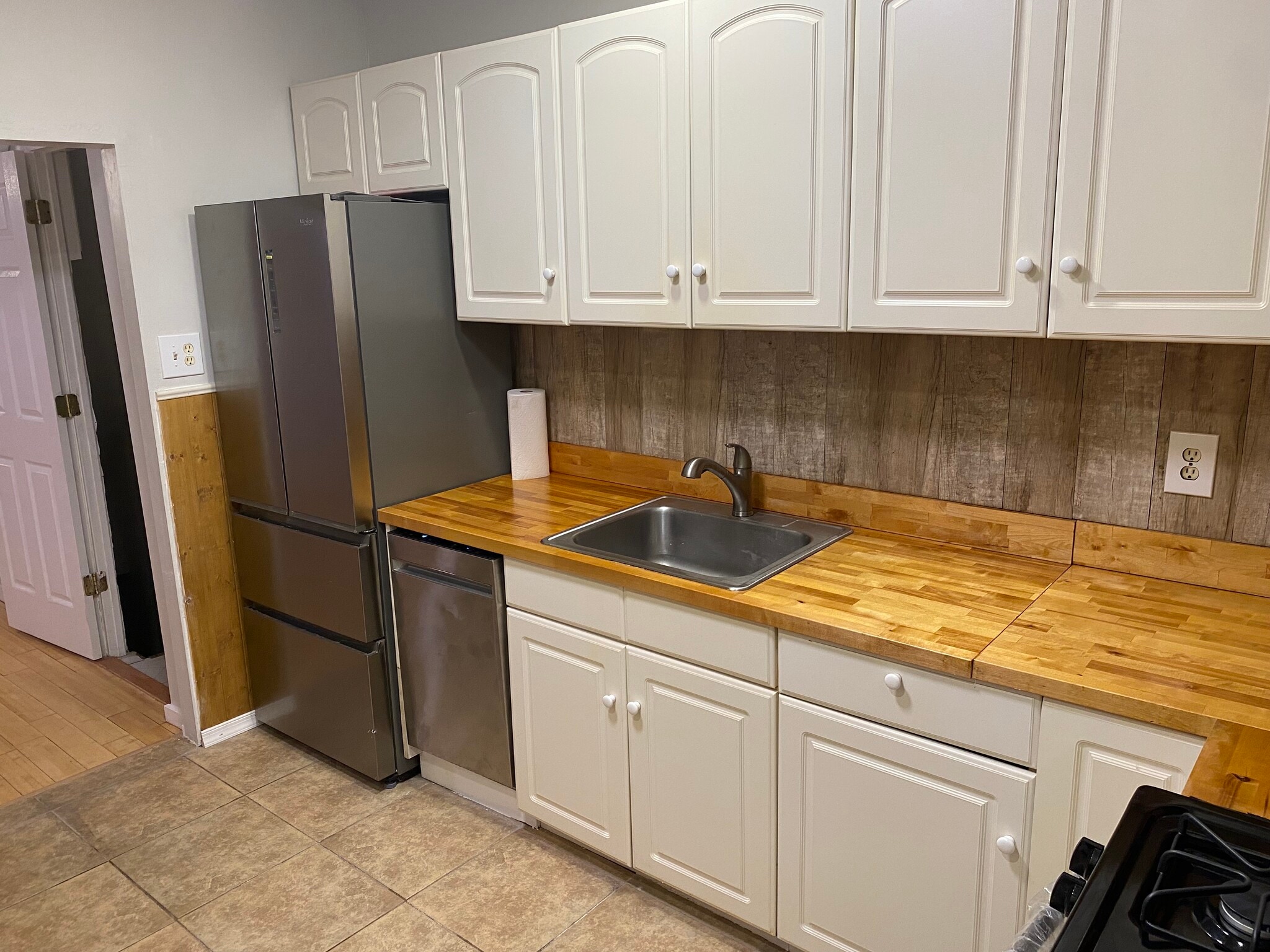 Kitchen - 3145 Almond St
