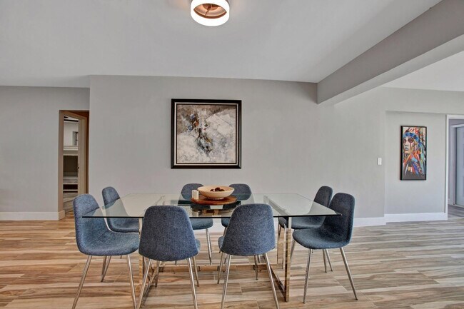 Building Photo - 2632 Madison St