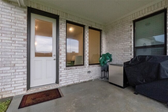 Building Photo - 31418 Whitcombe Summit Wy