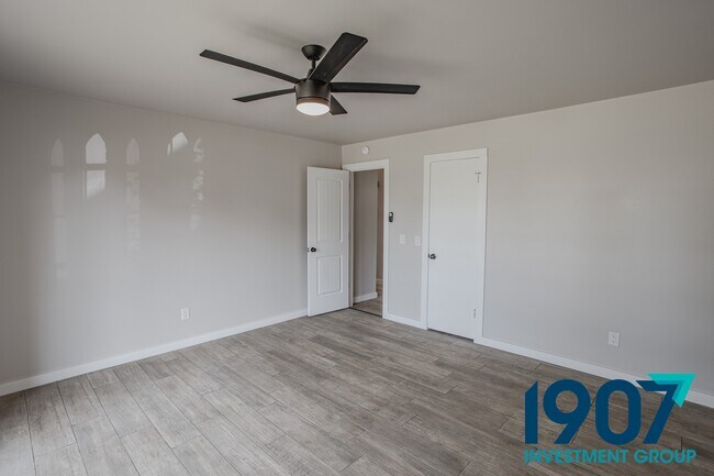 Building Photo - 1213 SW 97th St