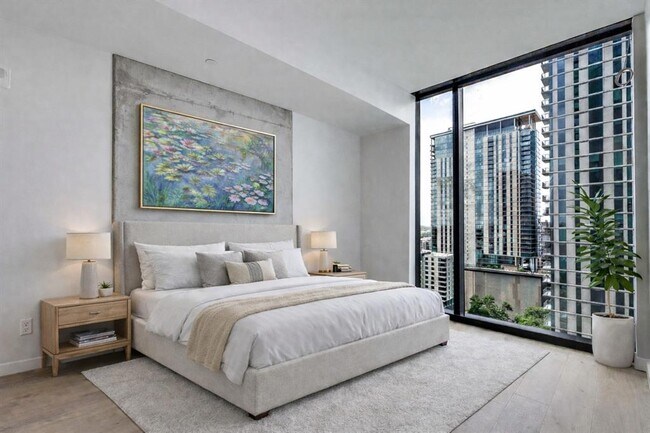 Building Photo - 610 Davis St