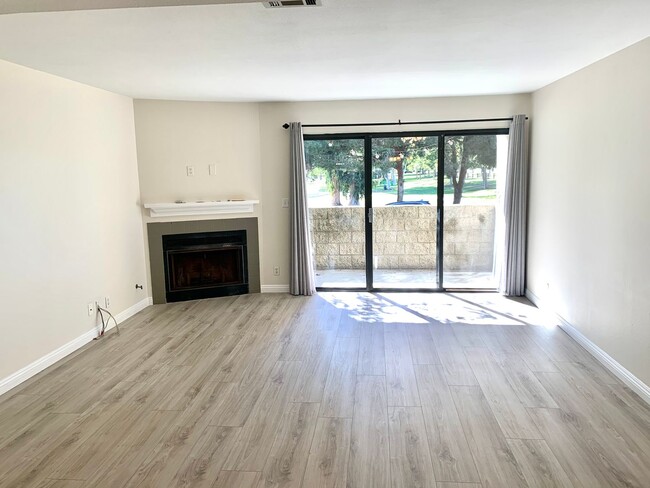 Building Photo - Upgraded Cambria Village Townhome