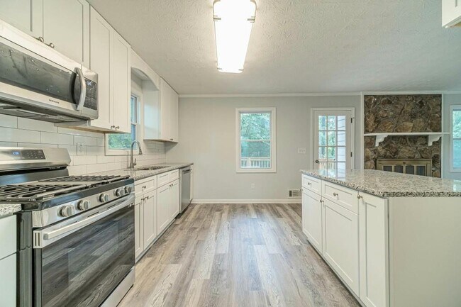 Building Photo - 325 Little Rock Ct
