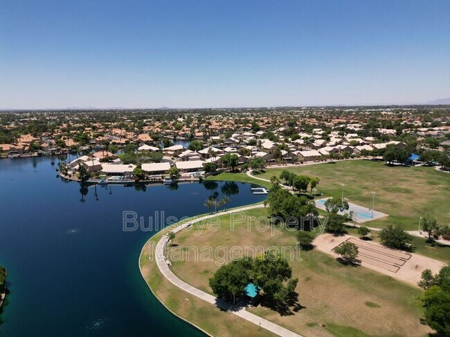 Building Photo - 809 S Lagoon Dr