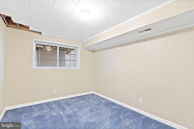 Building Photo - 520 Buckstone Garth