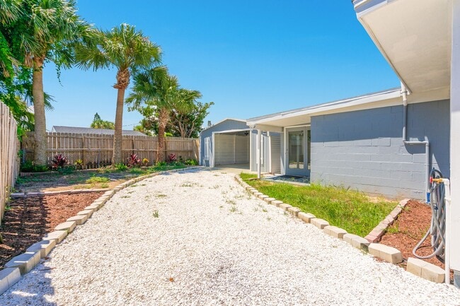 Building Photo - Updated Beachside Ormond Home