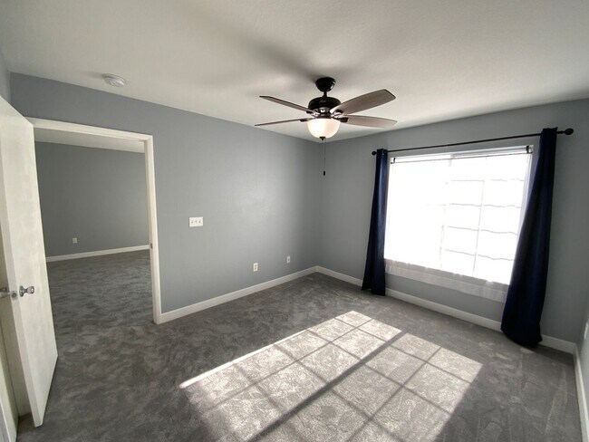 Building Photo - 2 Bed, 2 Bath, Condo with Pools, Fitness Center & Balcony located in Las Vegas, Nevada.