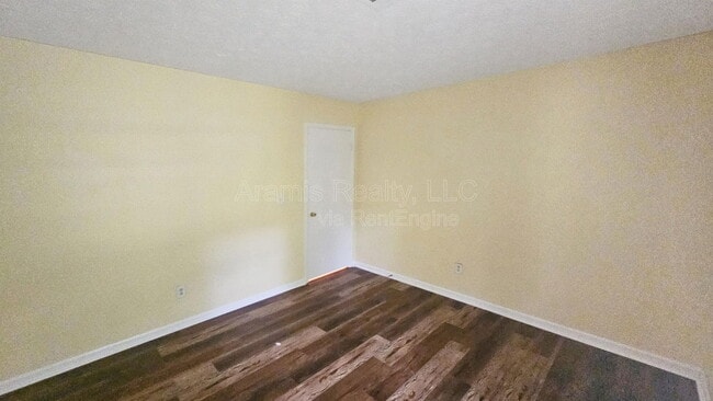 Building Photo - 2416 Newgate Dr
