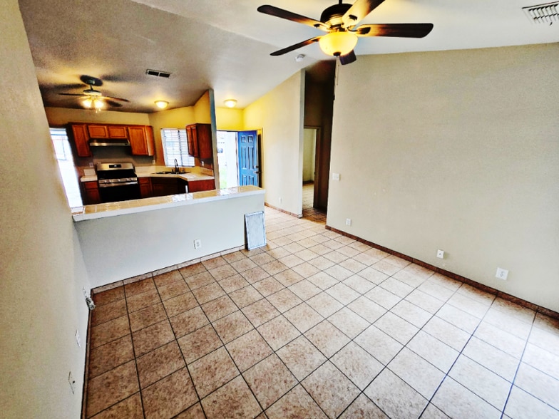 Building Photo - 2036 Carmel River Ct