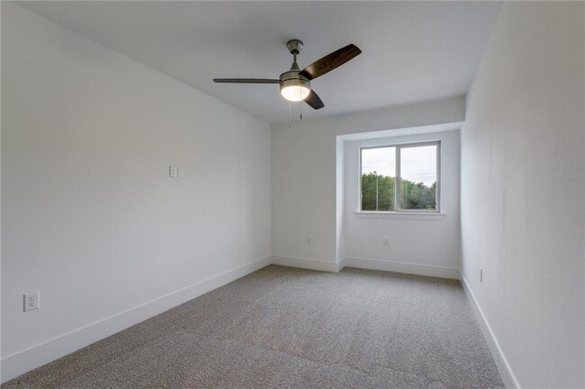 Building Photo - 402 Conservation Dr