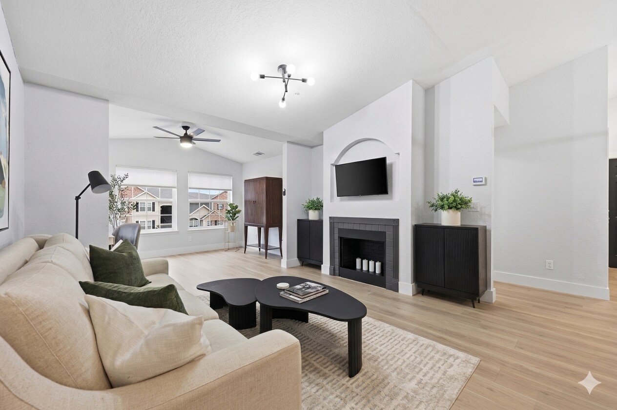 Building Photo - 13810 Sutton Park Dr N