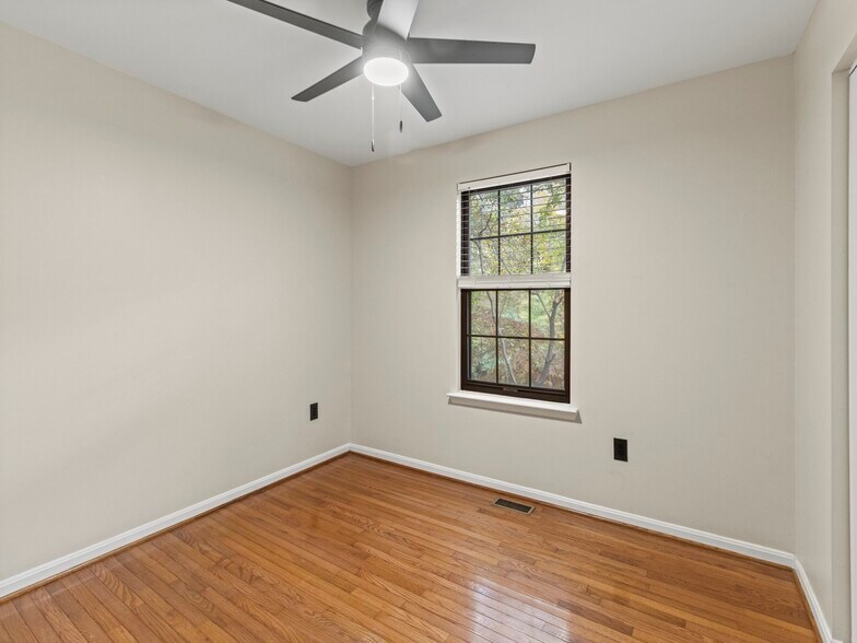 Building Photo - 11386 Sitting Bull Trl