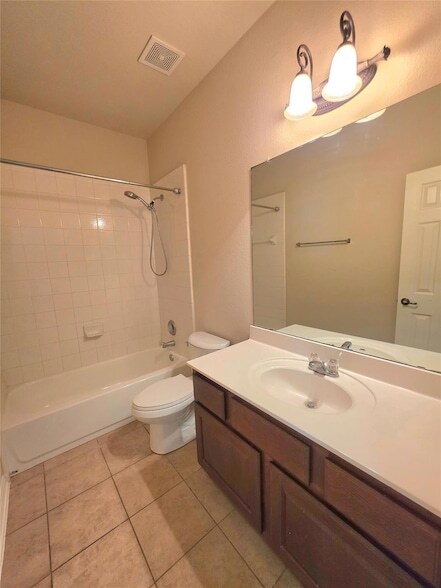 Building Photo - 2215 Conway Cove
