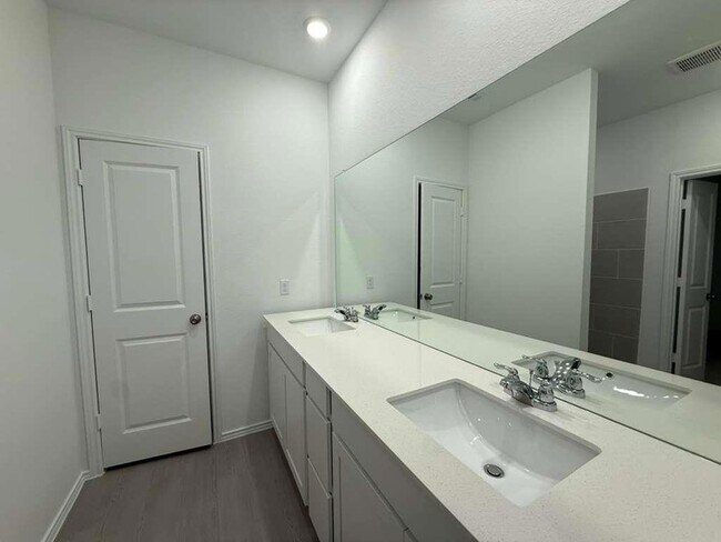Building Photo - 17702 Sage Thrasher Dr