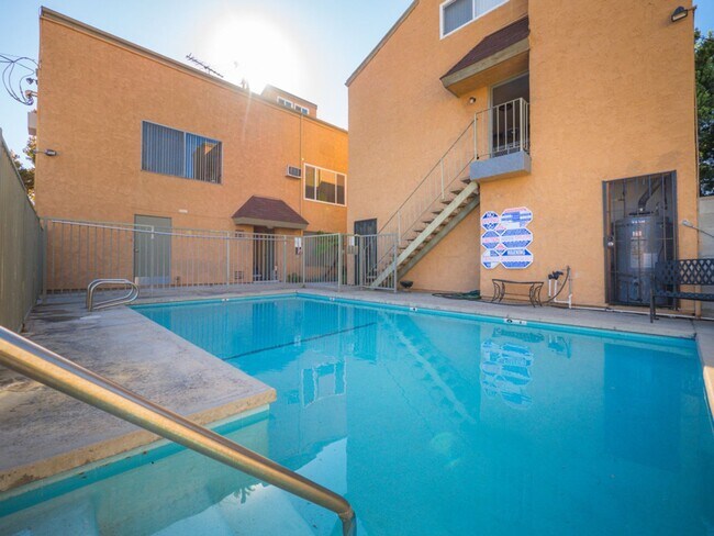 Interior Photo - 5708 Tujunga Ave