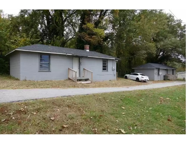 Primary Photo - 201 Lee St