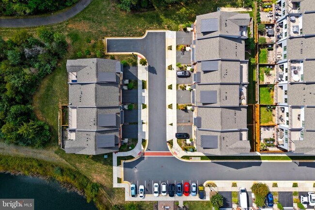 Building Photo - 1803 Blue Marble Terrace SE