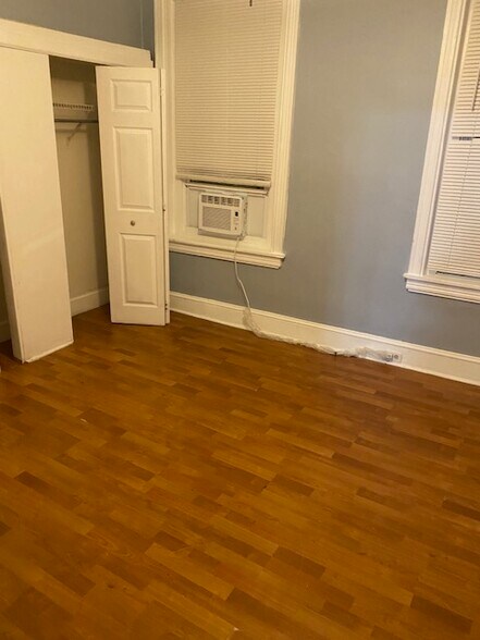 Building Photo - 4308 Ludlow St