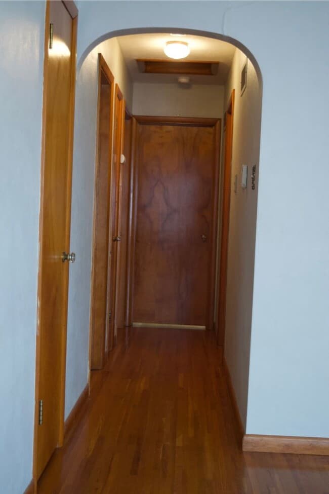 Building Photo - 3 Bedroom House Next To Columbia Regional ...