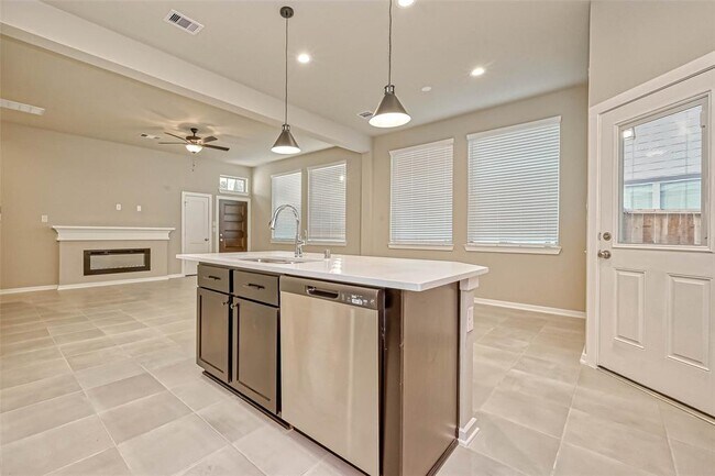 Building Photo - 493 Longleaf Pine Dr