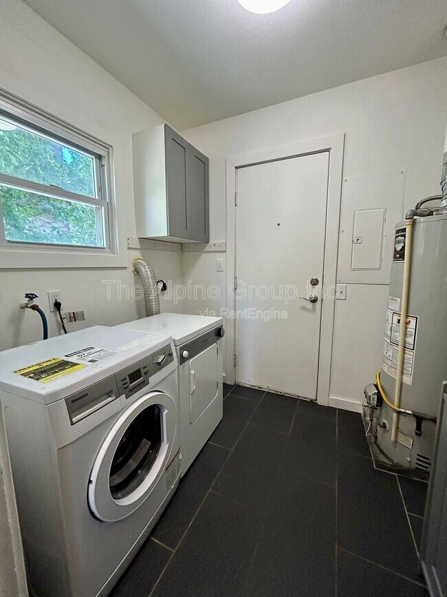 Building Photo - 4831 N Maryland Ave