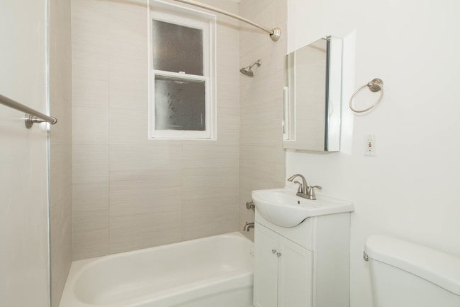 Building Photo - 1126 Bush