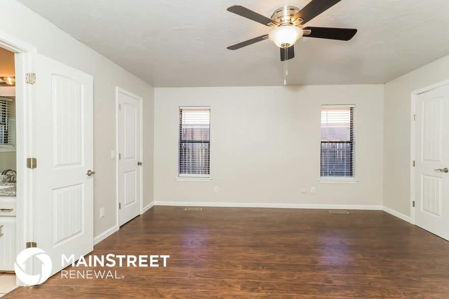 Building Photo - 12 Pueblo