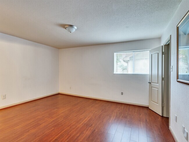 Building Photo - 1701 Upland Dr