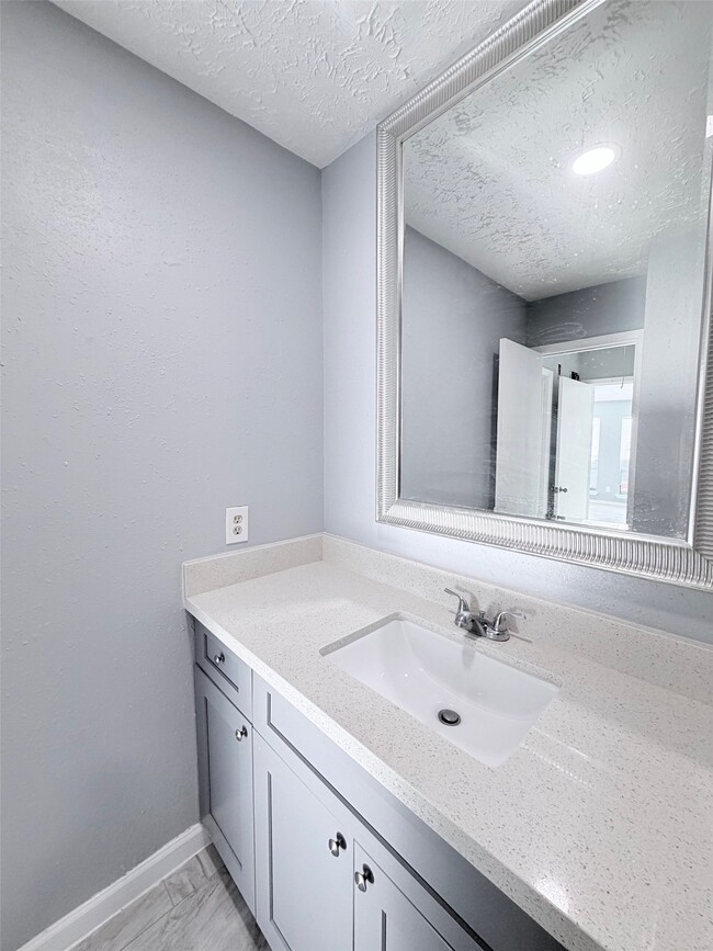 Building Photo - 13006 Bacard Ln