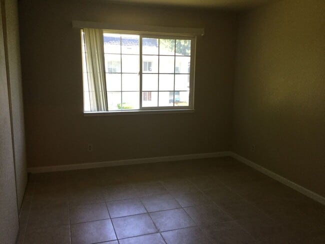 Building Photo - Cute upper-level 1bd. in Rohnert Park ~ Available NOW