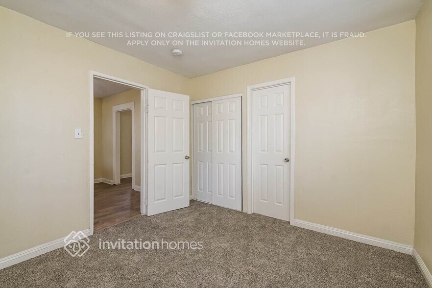 Building Photo - 1522 W 60th St