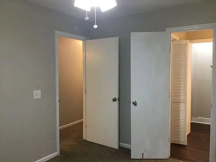 Building Photo - 128 Durango Ave