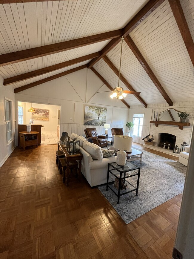 Building Photo - Sandy Springs Rental Home