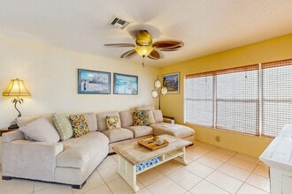 Building Photo - 70 N Shore Dr
