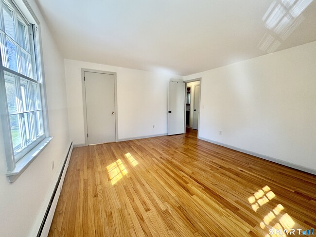 Building Photo - 14 Bower Rd