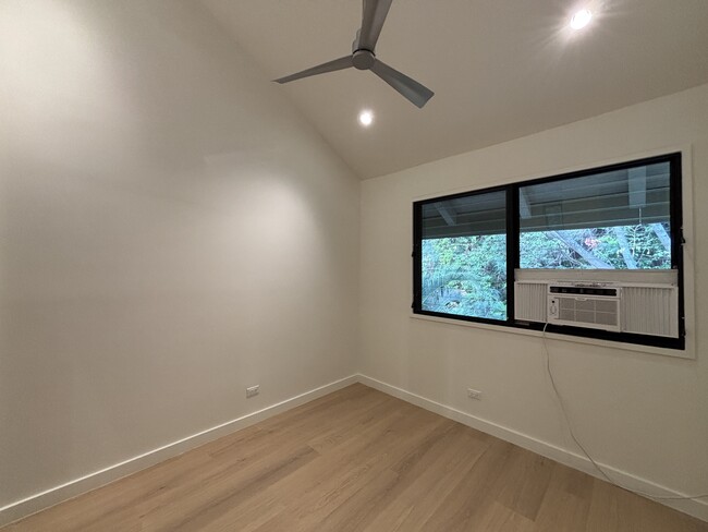 Building Photo - 500 Kawaihae St