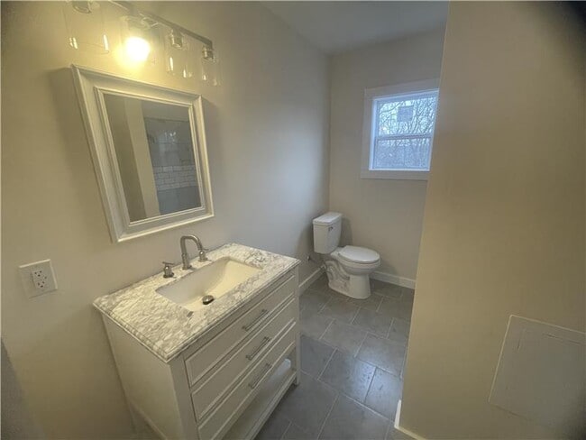 Building Photo - 316 Henry Ave