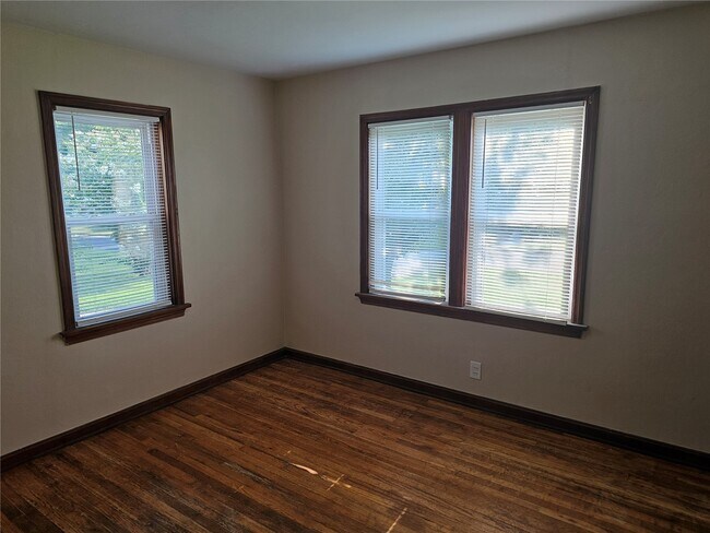 Building Photo - 1636 Quendo Ave
