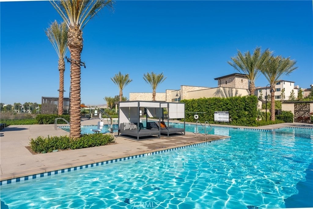 Cabanas surround the pool - 590 Catalonia