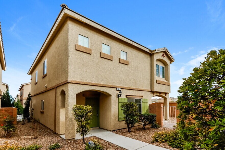 Building Photo - 9623 Vega Carpio Ave