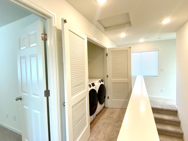 Building Photo - $2,350 Raleigh Dr, 3 Bed, Gated Community, Solar & HOA Pool, Clinton & Armstrong