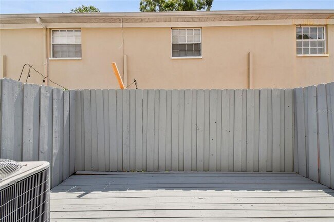 Building Photo - 408 S Arrawana Ave