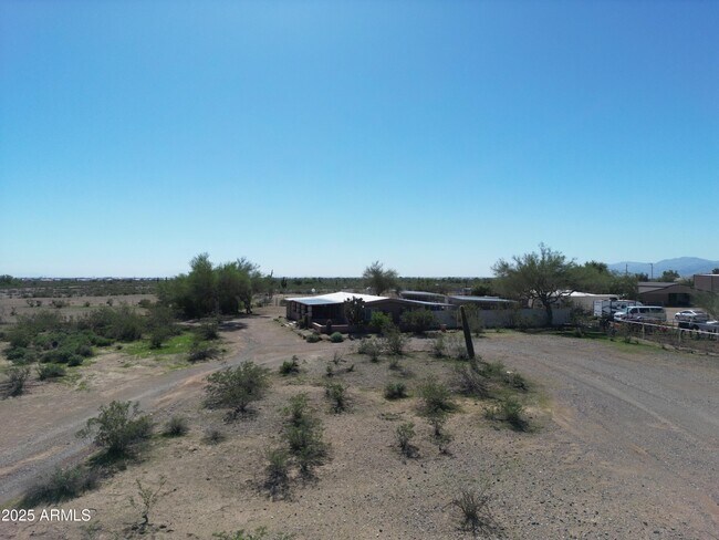 Building Photo - 16511 W Dale Ln