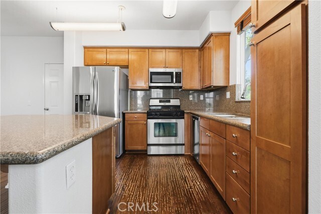Building Photo - 15 Platinum Cir