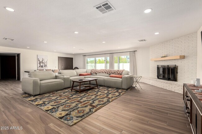 Building Photo - 12646 W Limewood Dr