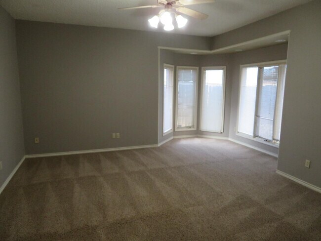 Building Photo - 5106 1st Pl