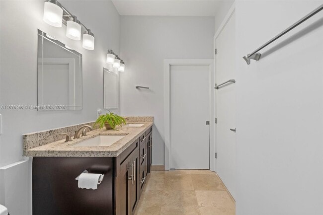 Building Photo - 3506 NE 166th St