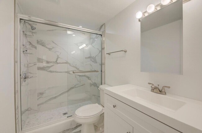 Building Photo - 1017 NW 30th Ct