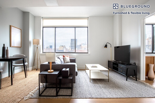 Building Photo - 250 W 19th St