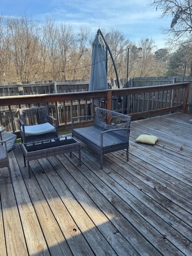 Building Photo - 3/2/2 Gated Community, Fenced Yard, Pool Access